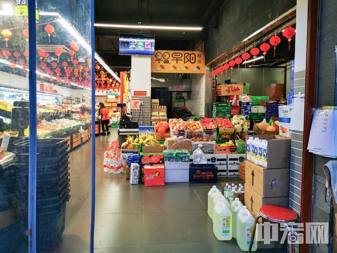 便利店门口，那一瓶消毒液的温情